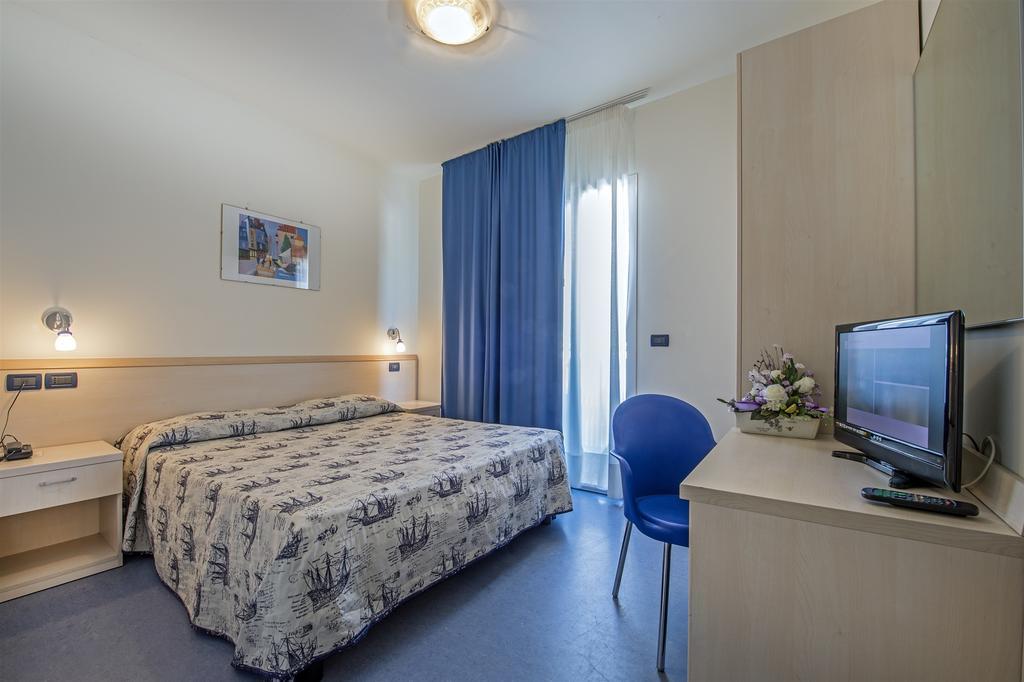 Hotel Minerva Lignano Sabbiadoro Ngoại thất bức ảnh