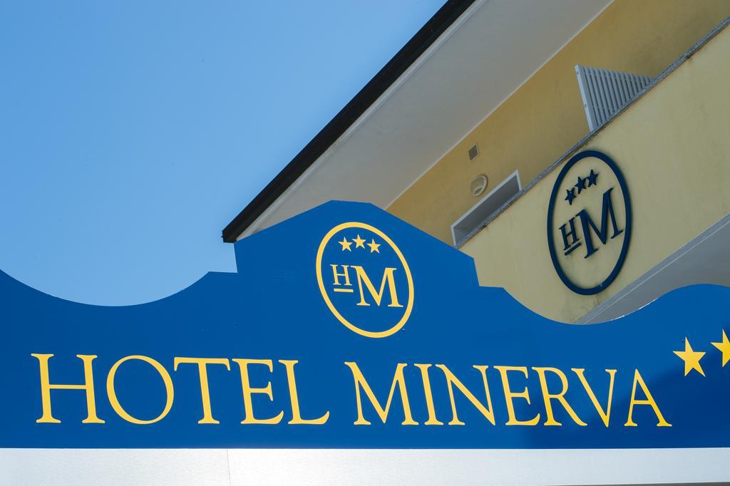 Hotel Minerva Lignano Sabbiadoro Ngoại thất bức ảnh