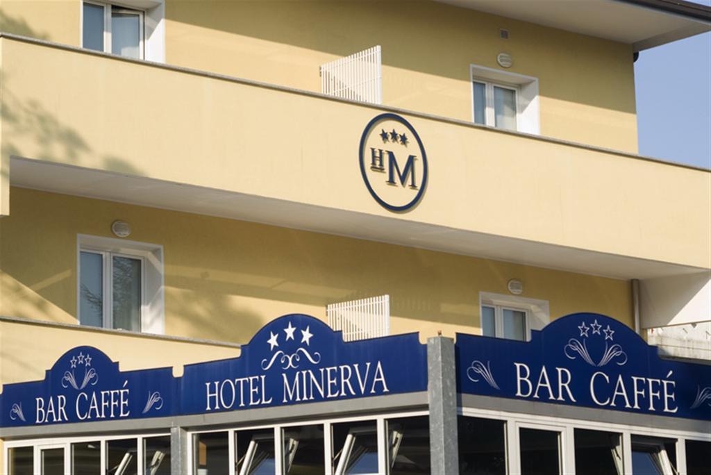 Hotel Minerva Lignano Sabbiadoro Ngoại thất bức ảnh