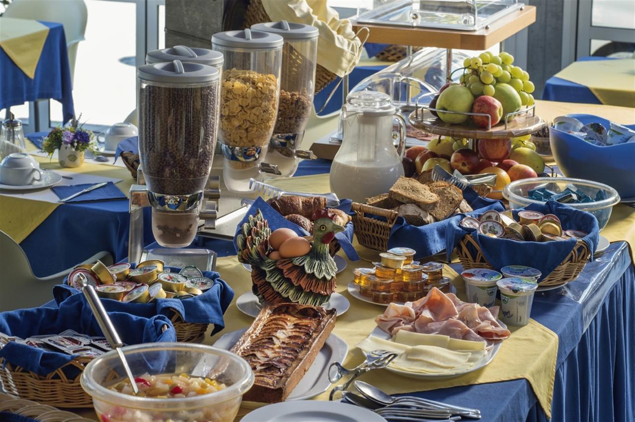 Hotel Minerva Lignano Sabbiadoro Ngoại thất bức ảnh