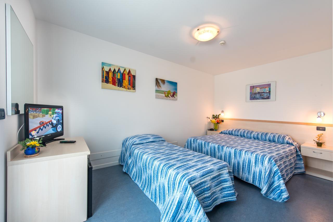 Hotel Minerva Lignano Sabbiadoro Ngoại thất bức ảnh