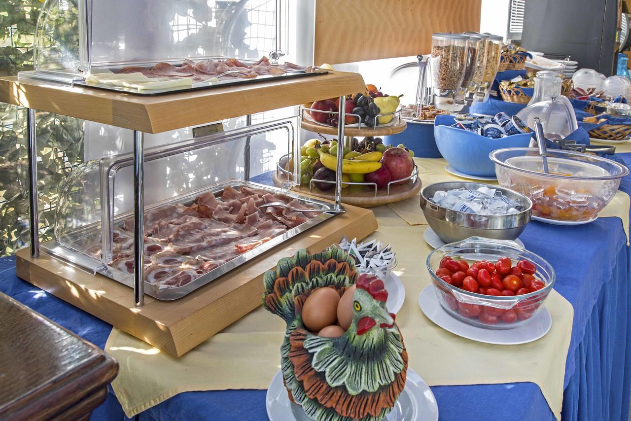 Hotel Minerva Lignano Sabbiadoro Ngoại thất bức ảnh