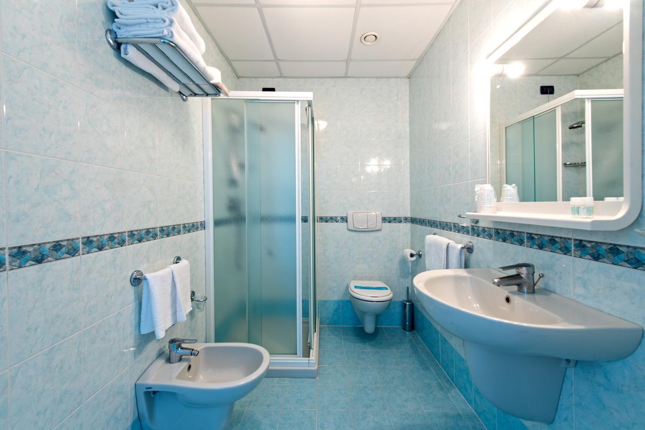 Hotel Minerva Lignano Sabbiadoro Ngoại thất bức ảnh