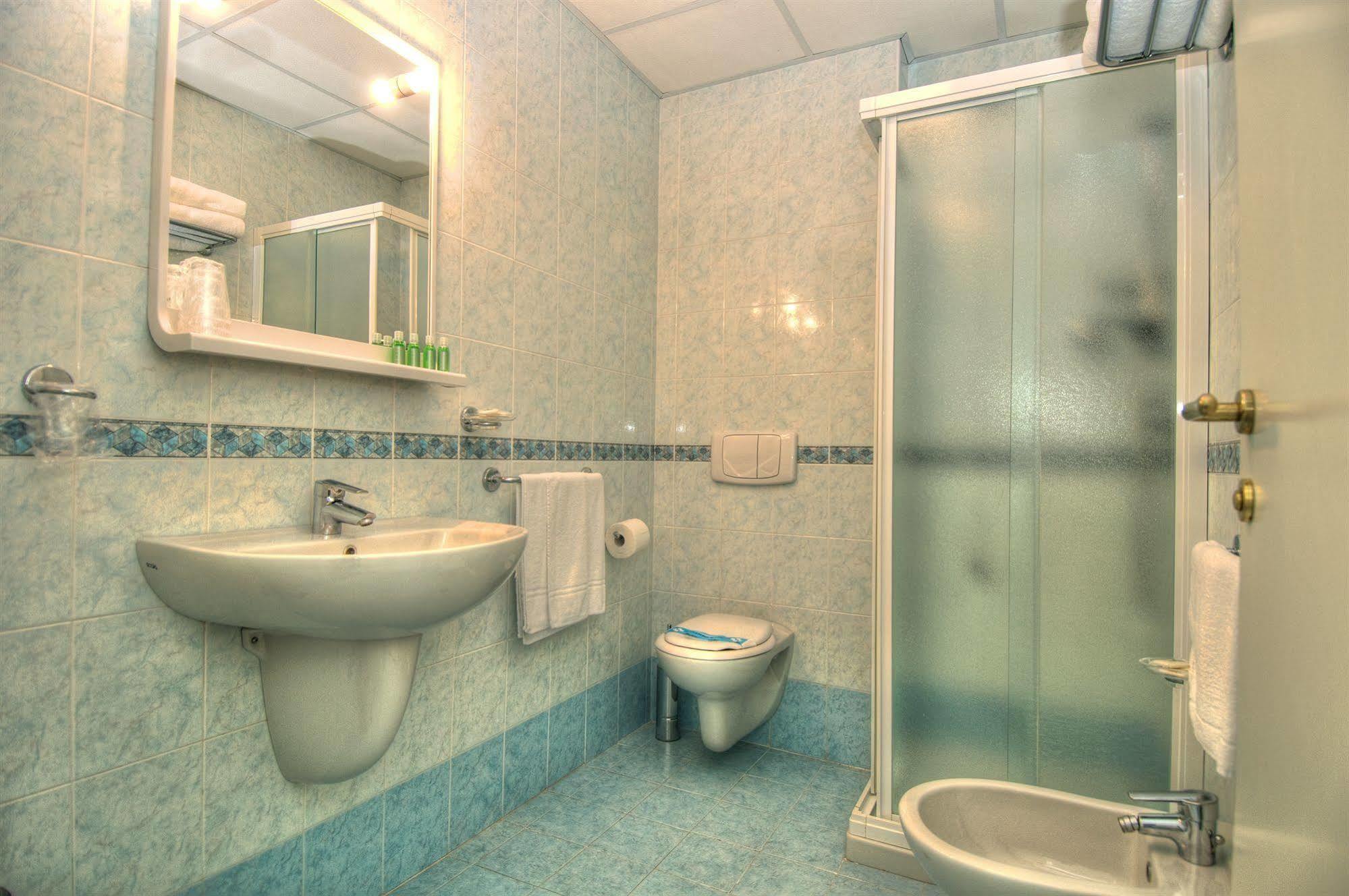 Hotel Minerva Lignano Sabbiadoro Ngoại thất bức ảnh
